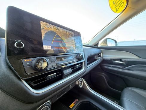 Certified 2024 Toyota Grand Highlander XLE image 22