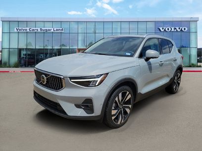 Certified 2025 Volvo XC40 B5 Plus w/ Protection Package Premier