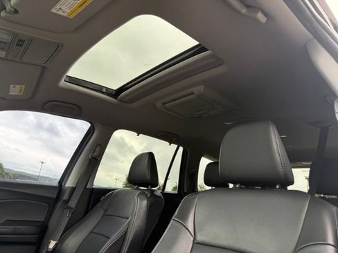 Used 2017 Honda Pilot Touring image 23