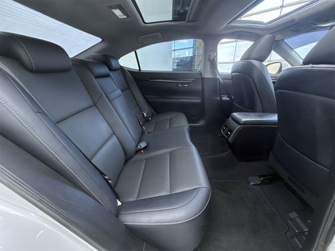 Used 2018 Lexus ES 350 w/ Navigation System Package image 46