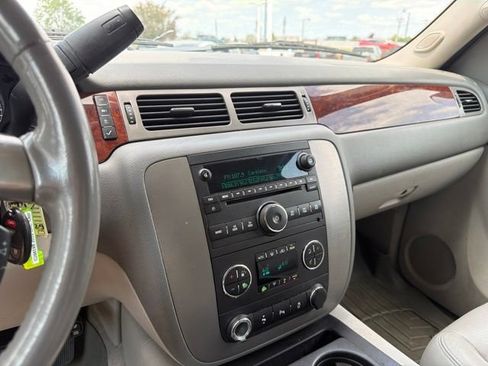 Used 2012 GMC Yukon XL SLT w/ SLT-2 Equipment Package AWD/4WD image 28