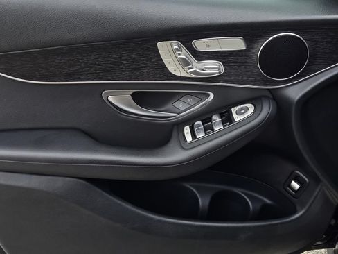 Used 2021 Mercedes-Benz GLC 300 image 18
