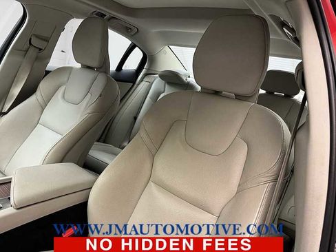 Used 2020 Volvo S60 T5 Momentum image 14