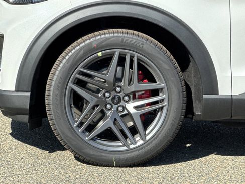 New 2025 Ford Explorer ST image 30