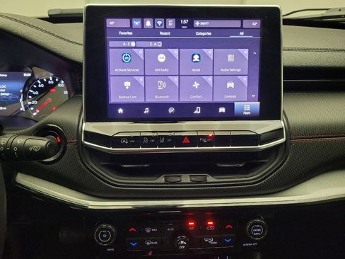 Used 2024 Jeep Compass Trailhawk image 23