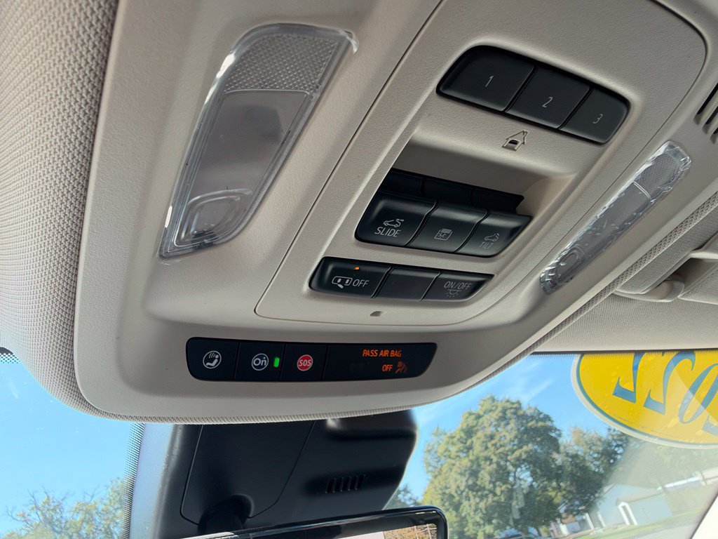 Used 2022 Buick Envision Essence w/ Technology Package II FWD image 21