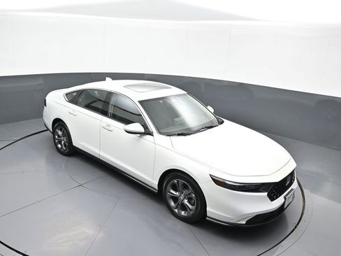 Certified 2023 Honda Accord EX image 36
