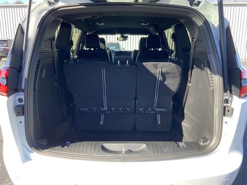 New 2026 Chrysler Pacifica Select image 9