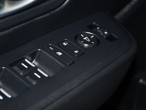 Certified 2025 Honda Pilot EX-L image 33