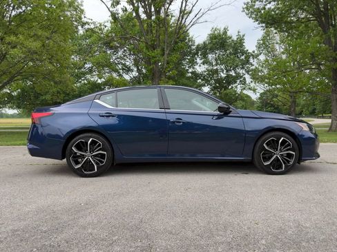 Used 2023 Nissan Altima 2.5 SR FWD image 4