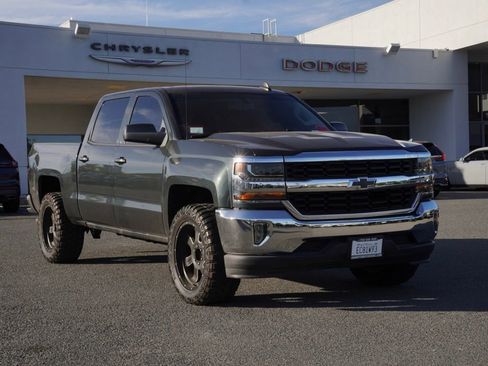 Used 2017 Chevrolet Silverado 1500 LT w/ All Star Edition image 2