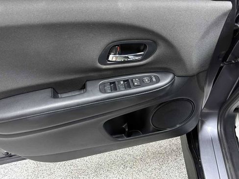 Used 2019 Honda HR-V Sport image 13
