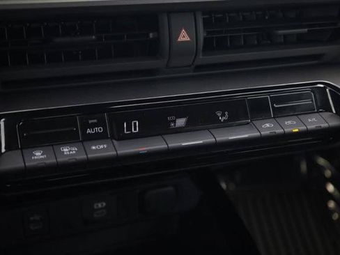Certified 2025 Toyota Prius LE FWD image 15