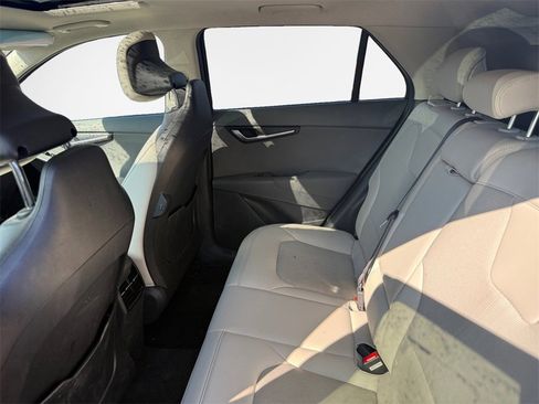 Used 2025 Kia Niro EX Touring image 23