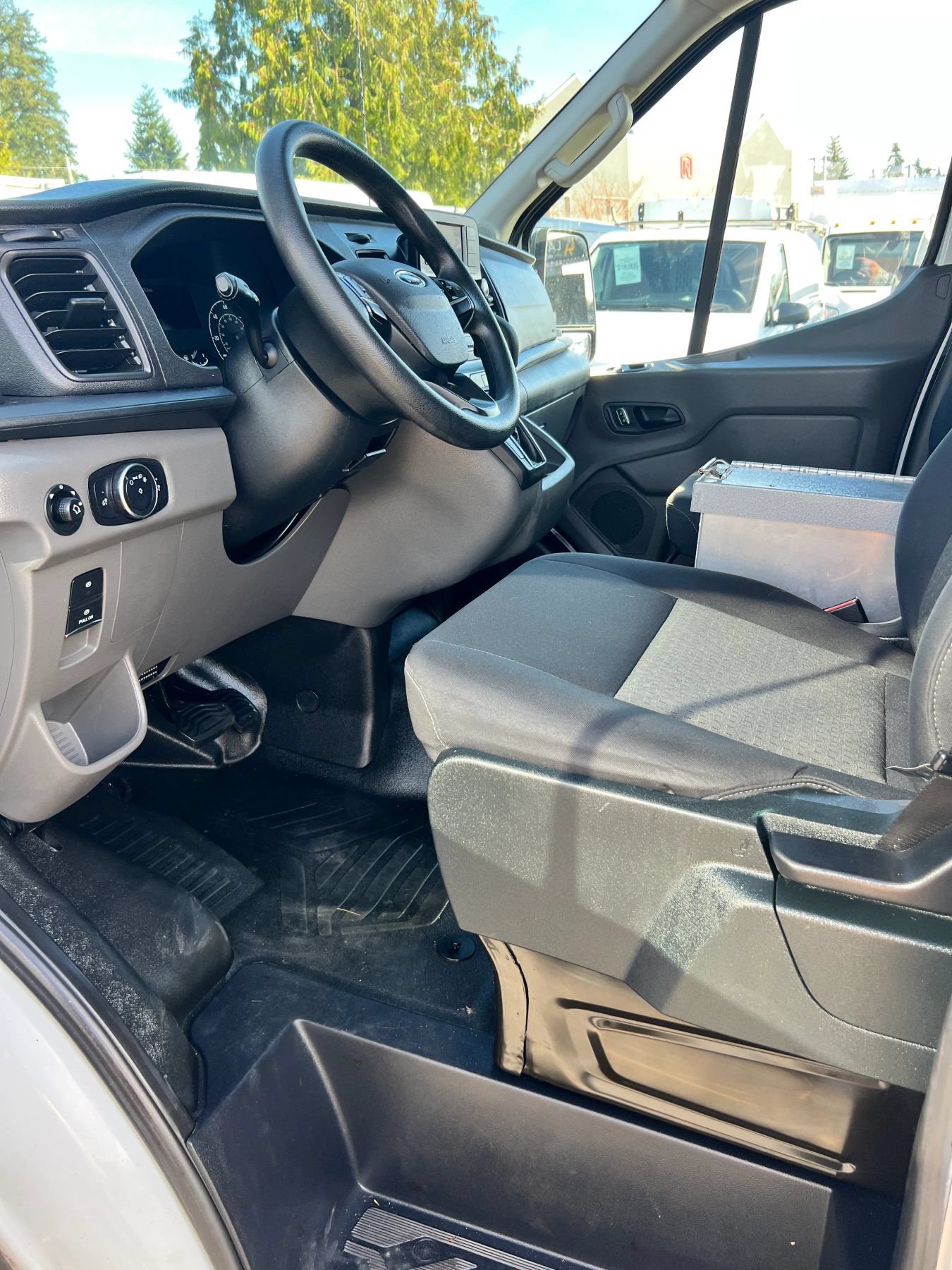 Used 2023 Ford Transit 250 148 High Roof RWD image 9