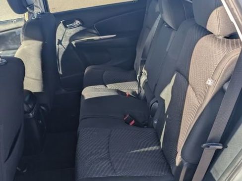 Used 2015 Dodge Journey SE image 32
