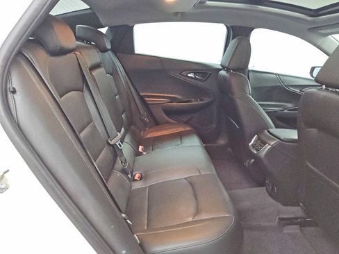 Used 2018 Chevrolet Malibu Premier w/ Premier Sun and Wheel Package FWD image 9
