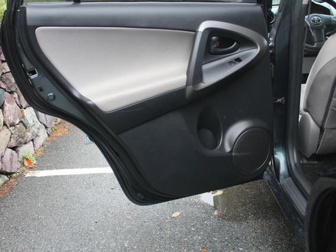 Used 2010 Toyota RAV4 4WD image 14