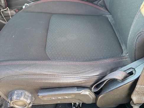 Used 2022 Jeep Wrangler Unlimited Rubicon w/ Xtreme Recon 35" Tire Package image 5