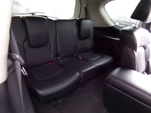 Used 2015 INFINITI QX80 4WD w/ Deluxe Technology Package image 31