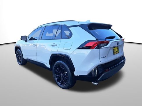 Used 2023 Toyota RAV4 SE w/ Convenience Package image 3