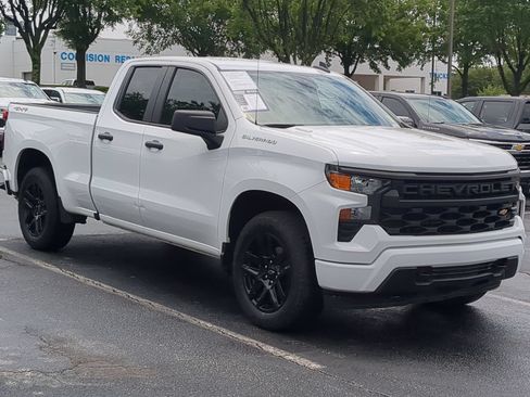 Used 2024 Chevrolet Silverado 1500 Custom AWD/4WD image 2
