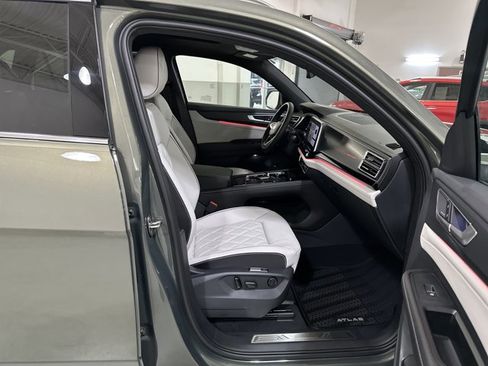 New 2026 Volkswagen Atlas Cross Sport SEL Premium R-Line AWD/4WD image 37