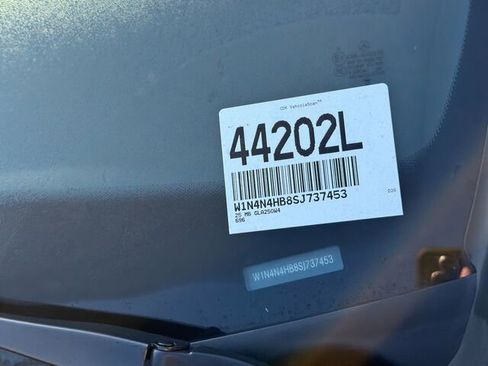 Used 2025 Mercedes-Benz GLA 250 4MATIC image 4