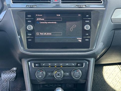 Used 2018 Volkswagen Tiguan SE w/ Panoramic Sunroof Package AWD/4WD image 14