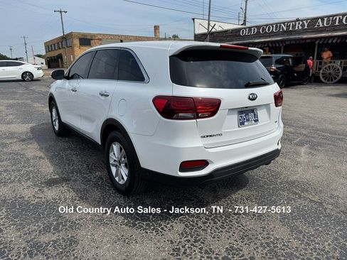 Used 2020 Kia Sorento LX image 8