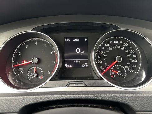 Used 2016 Volkswagen Golf SE image 22