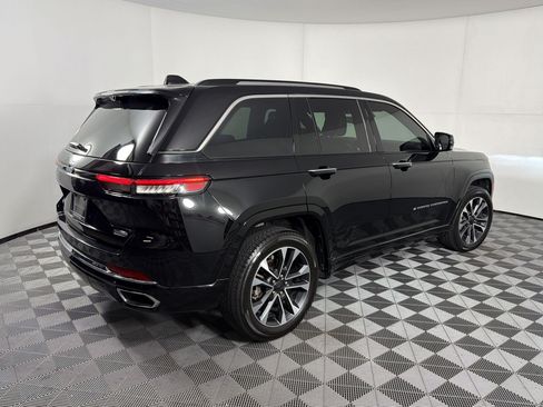Used 2022 Jeep Grand Cherokee Overland w/ Luxury Tech Group IV AWD/4WD image 9