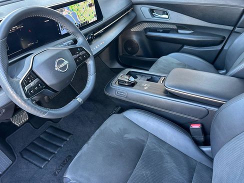 Used 2023 Nissan Ariya AWD image 9