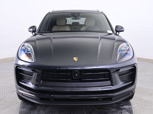 Used 2026 Porsche Macan AWD/4WD image 10