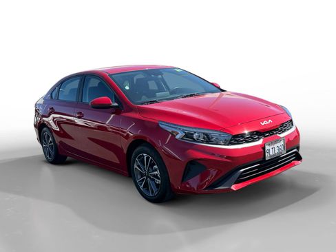 Used 2024 Kia Forte LXS FWD image 7