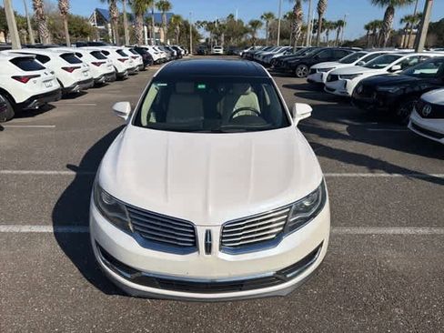 Used 2017 Lincoln MKX Reserve w/ Lincoln MKX Climate Package image 4