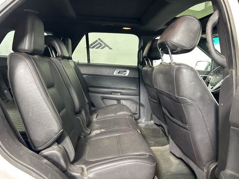 Used 2014 Ford Explorer XLT w/ Equipment Group 202A image 20