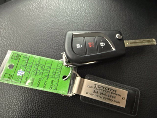 Used 2023 Toyota RAV4 LE AWD/4WD image 29