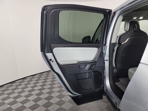 Used 2023 Rivian R1T Adventure image 17