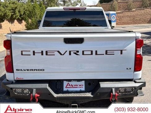 Used 2022 Chevrolet Silverado 2500 LT w/ Convenience Package image 4