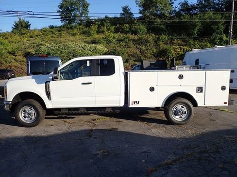 New 2025 Ford F350 XL w/ XL Chrome Package image 2