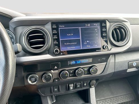 Used 2022 Toyota Tacoma TRD Off-Road AWD/4WD image 25