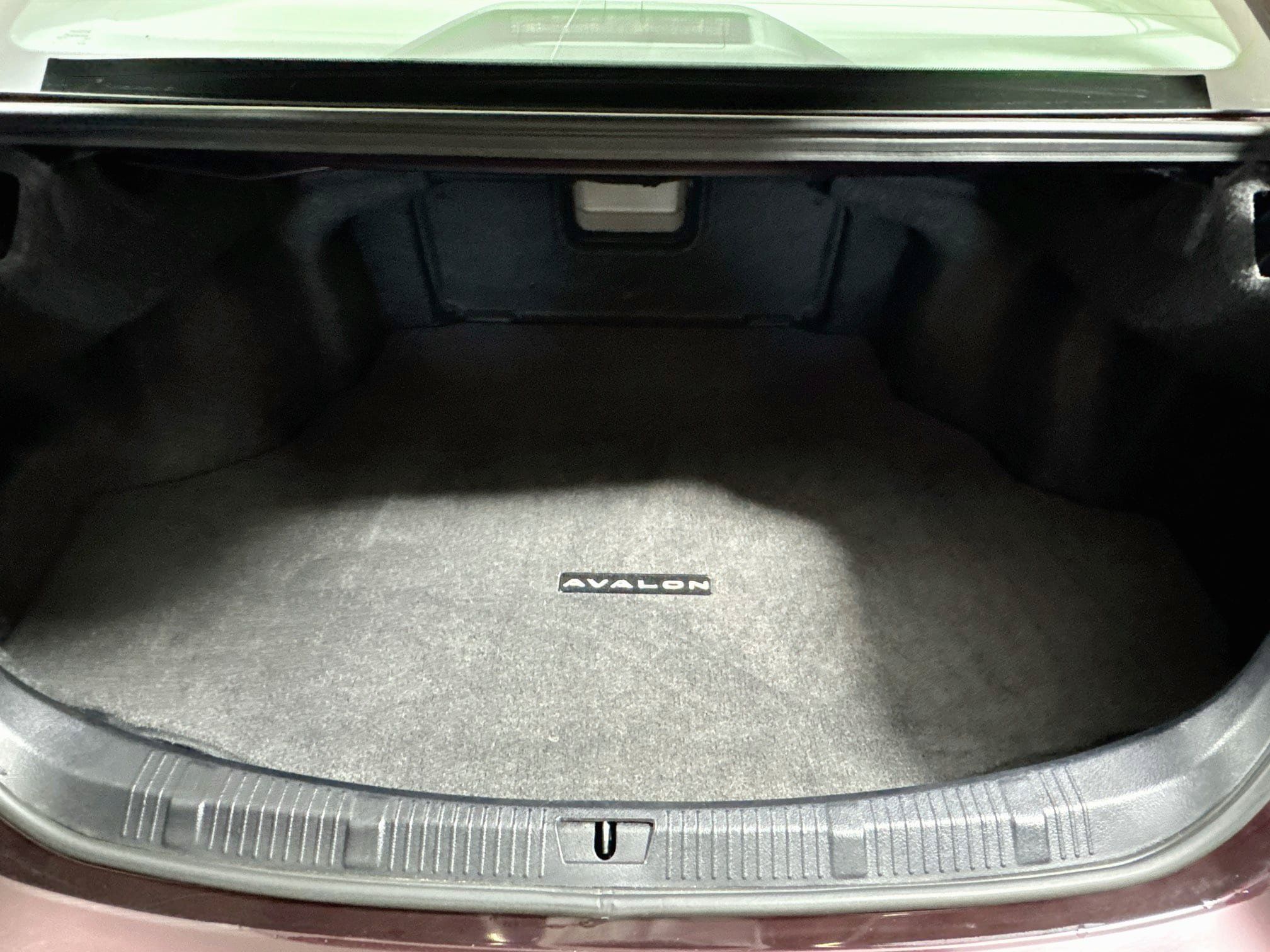 Used 2016 Toyota Avalon XLE Plus FWD image 24