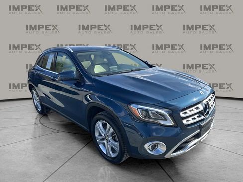 Used 2020 Mercedes-Benz GLA 250 4MATIC w/ Premium Package image 7