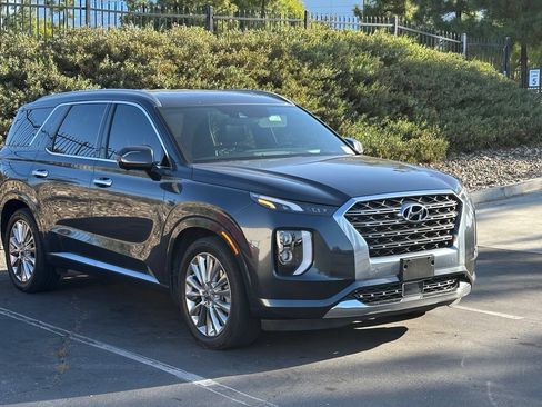 Used 2020 Hyundai Palisade Limited FWD image 2