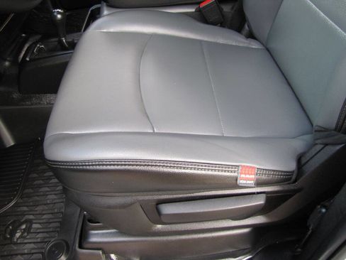 Used 2023 RAM 2500 Tradesman w/ Chrome Appearance Group image 14