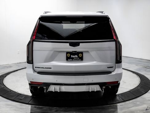 Used 2023 Cadillac Escalade V image 11