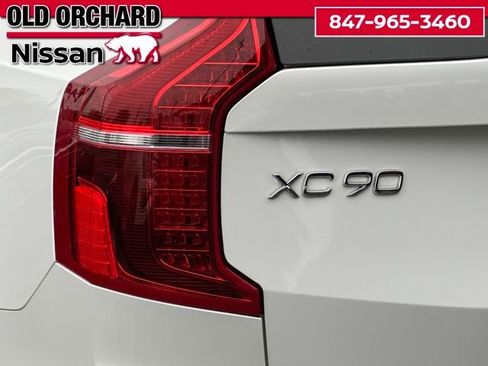 Used 2023 Volvo XC90 T8 Plus w/ Protection Package Premier image 9