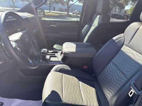 Used 2023 Chevrolet Silverado 1500 ZR2 w/ Technology Package image 13