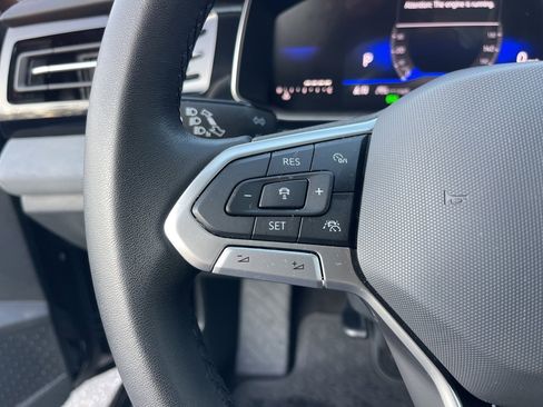 Used 2025 Volkswagen Jetta SE w/ Sunroof Package image 20